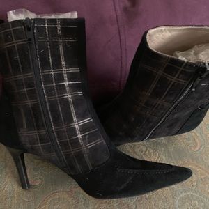 Great black suede booties